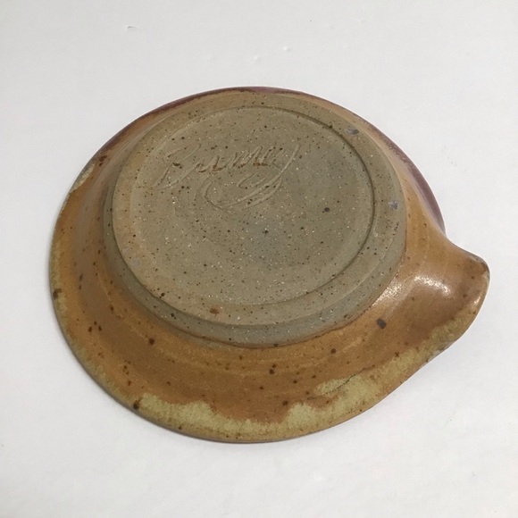 Studio Art Pottery Saucer Bowl Spout Burgundy Tan Speckle SIGNED Wheat Stoneware - Picture 13 of 16
